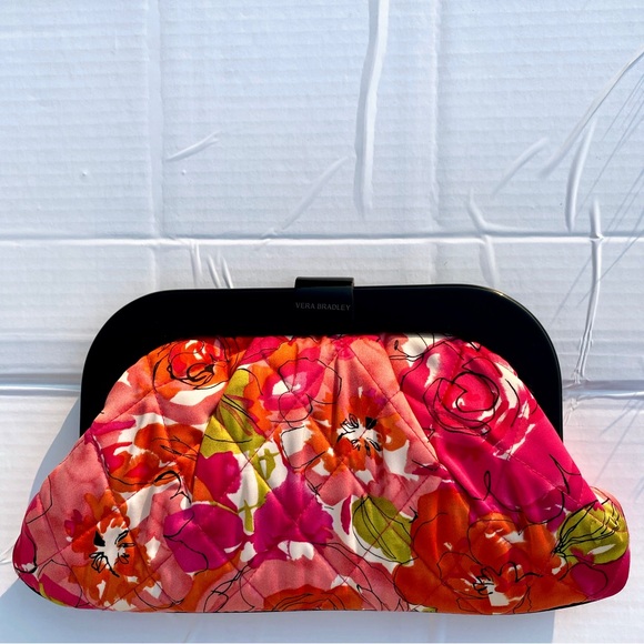 ♦️LIMITED EDITION♦️VERA BRADLEY VINTAGE ROSE 🌹 MILLIE QUILTED SILK CLUTCH - Picture 8 of 10
